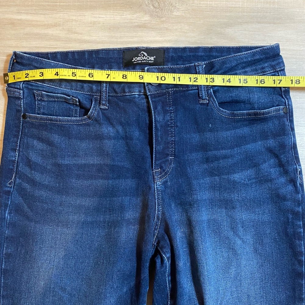 Jordache Women’s Curvy Boot Cut Jeans - Picture 4 of 5